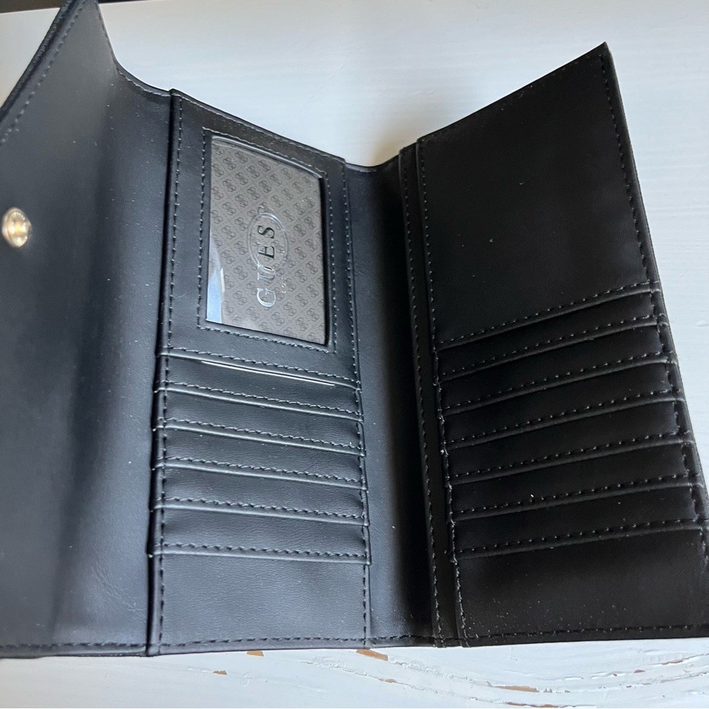 Guess wallet - Picture 2 of 4